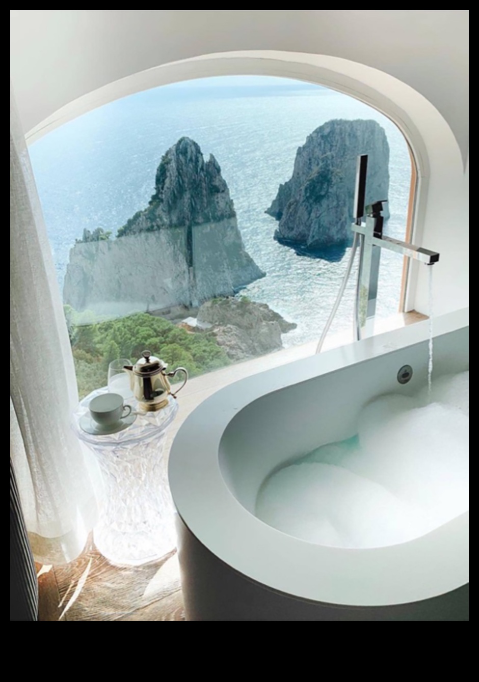 Wanderlust Windows: A Sightseer's Panorama of the World